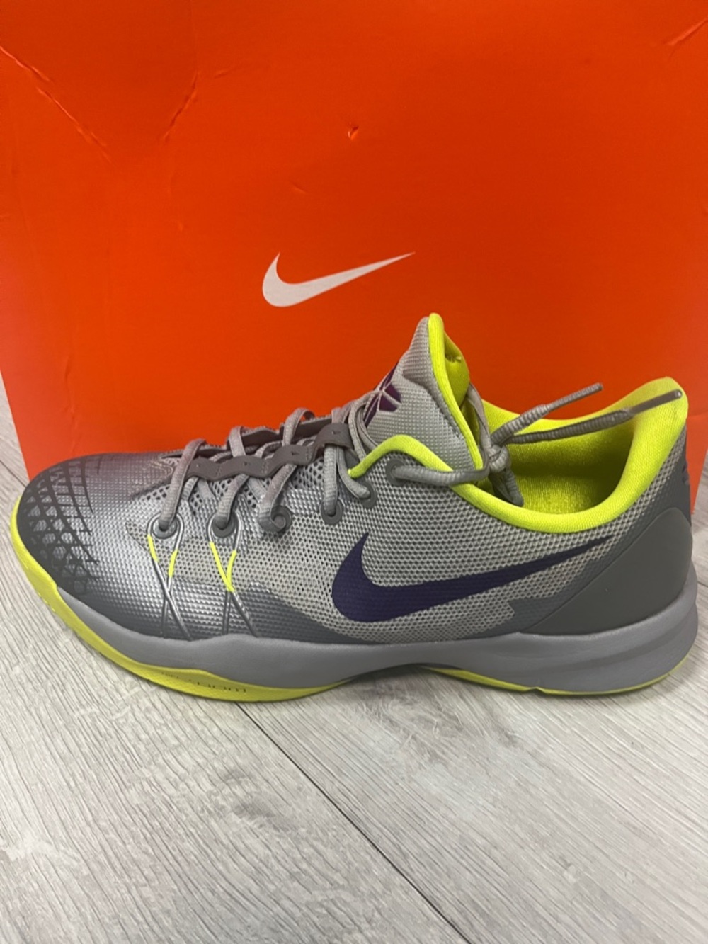 Nike Kobe Venomenom 4 (size 10.5)
